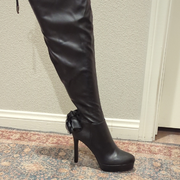 NWOT Shoe Dazzle Black Over-the-Knee Stiletto Wide Calf Boots with Bow Accent - Picture 5 of 9